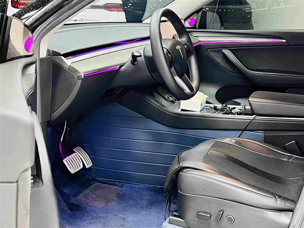 Tesla Model Y — фото 10