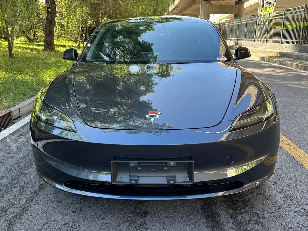 Tesla Model 3 — фото 2