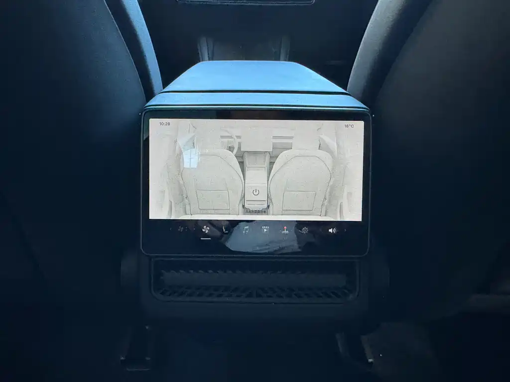 Tesla Model 3 — фото 13