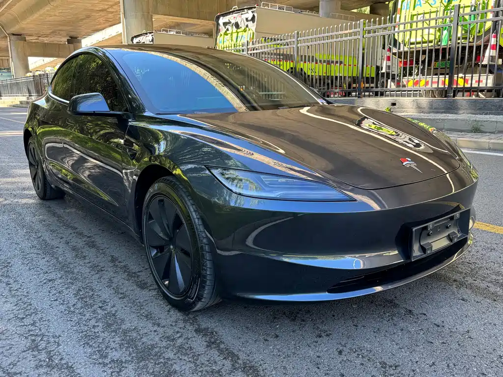 Tesla Model 3 — фото 3