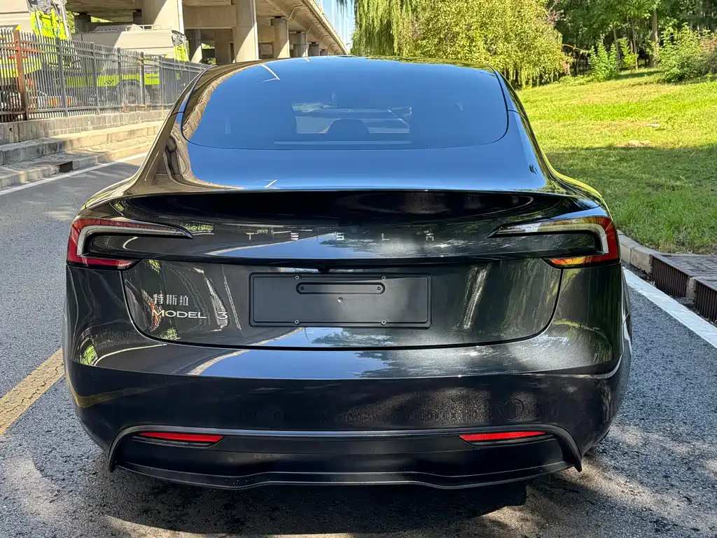 Tesla Model 3 — фото 6