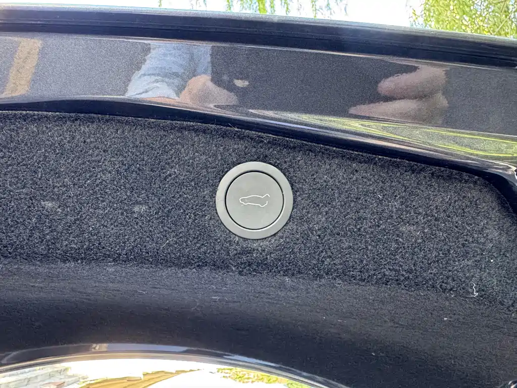 Tesla Model 3 — фото 8