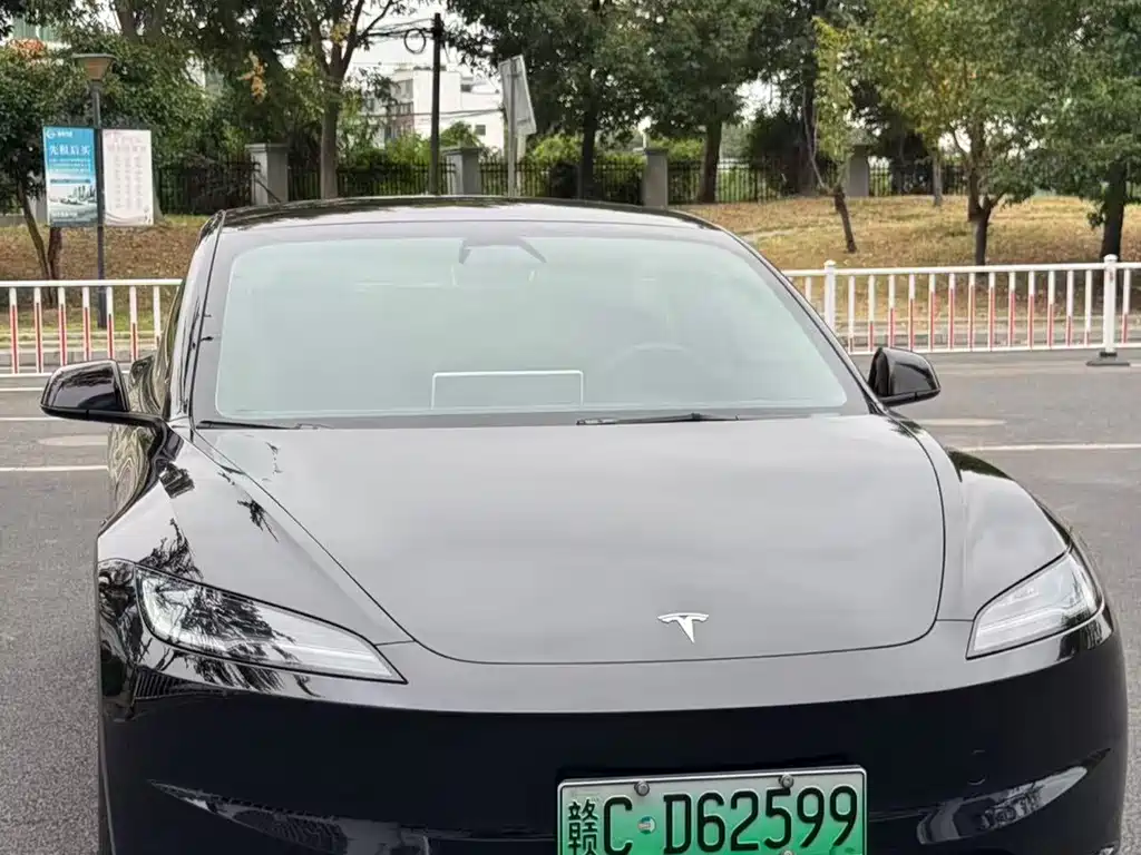 Tesla Model 3 — фото 2