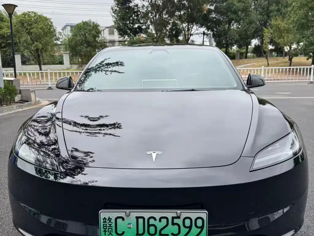 Tesla Model 3 — фото 14