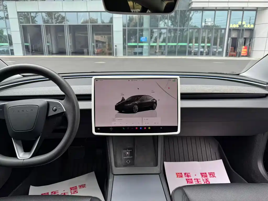 Tesla Model 3 — фото 18