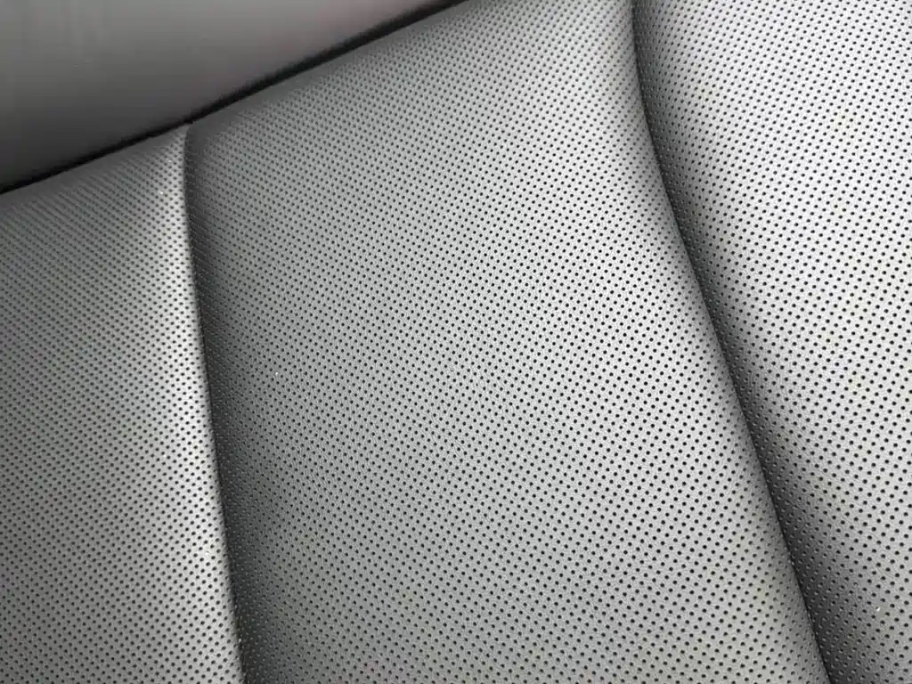 Tesla Model 3 — фото 23