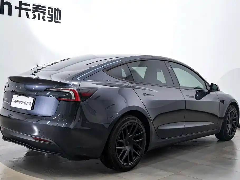 Tesla Model 3 — фото 3