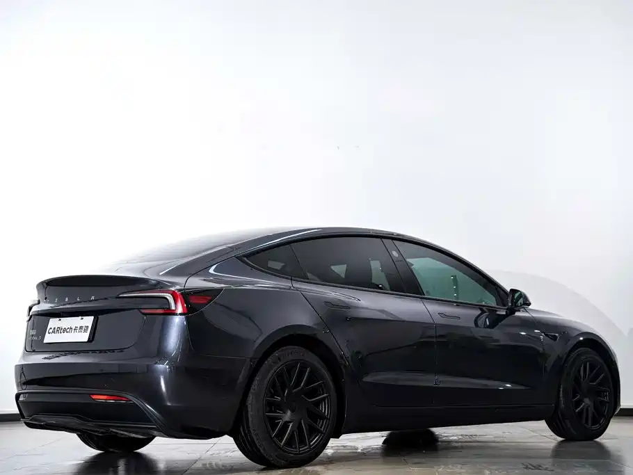 Tesla Model 3 — фото 6