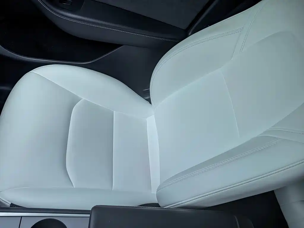 Tesla Model Y — фото 19