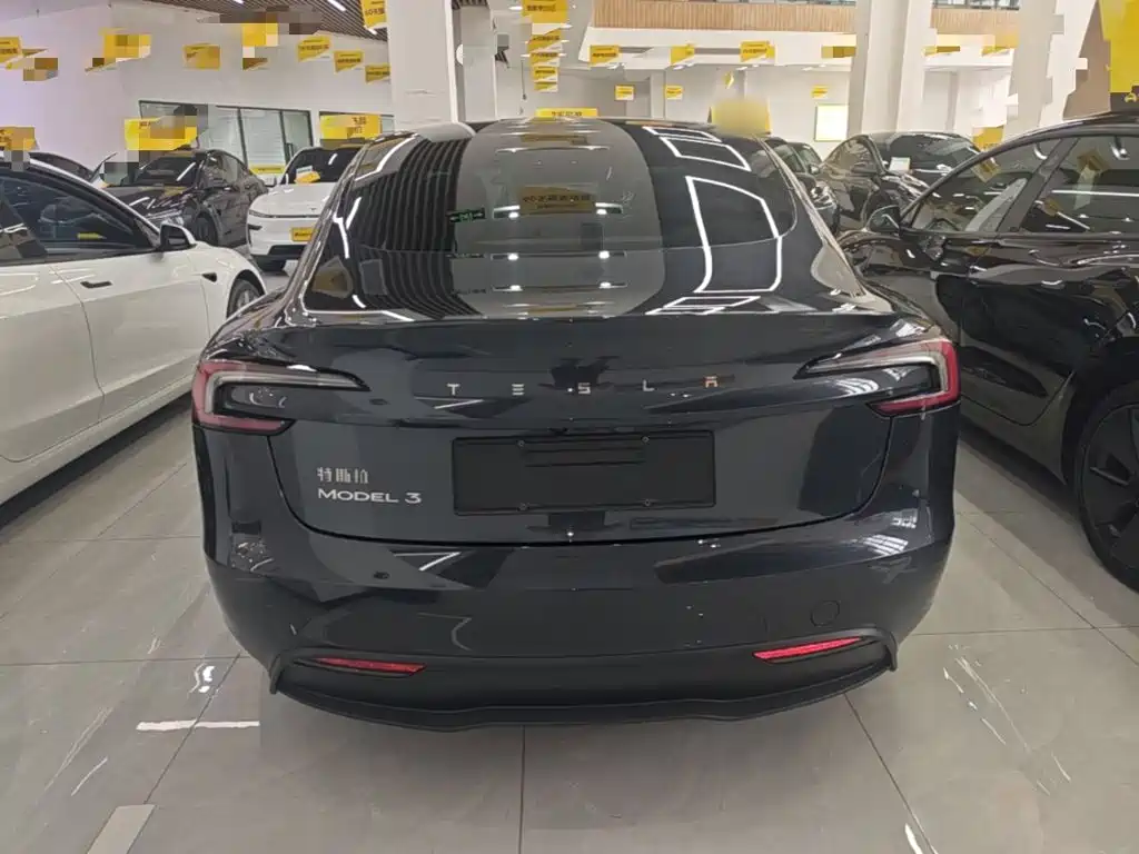 Tesla Model 3 — фото 6
