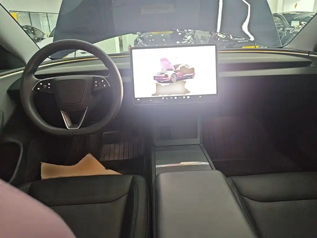 Tesla Model 3 — фото 10