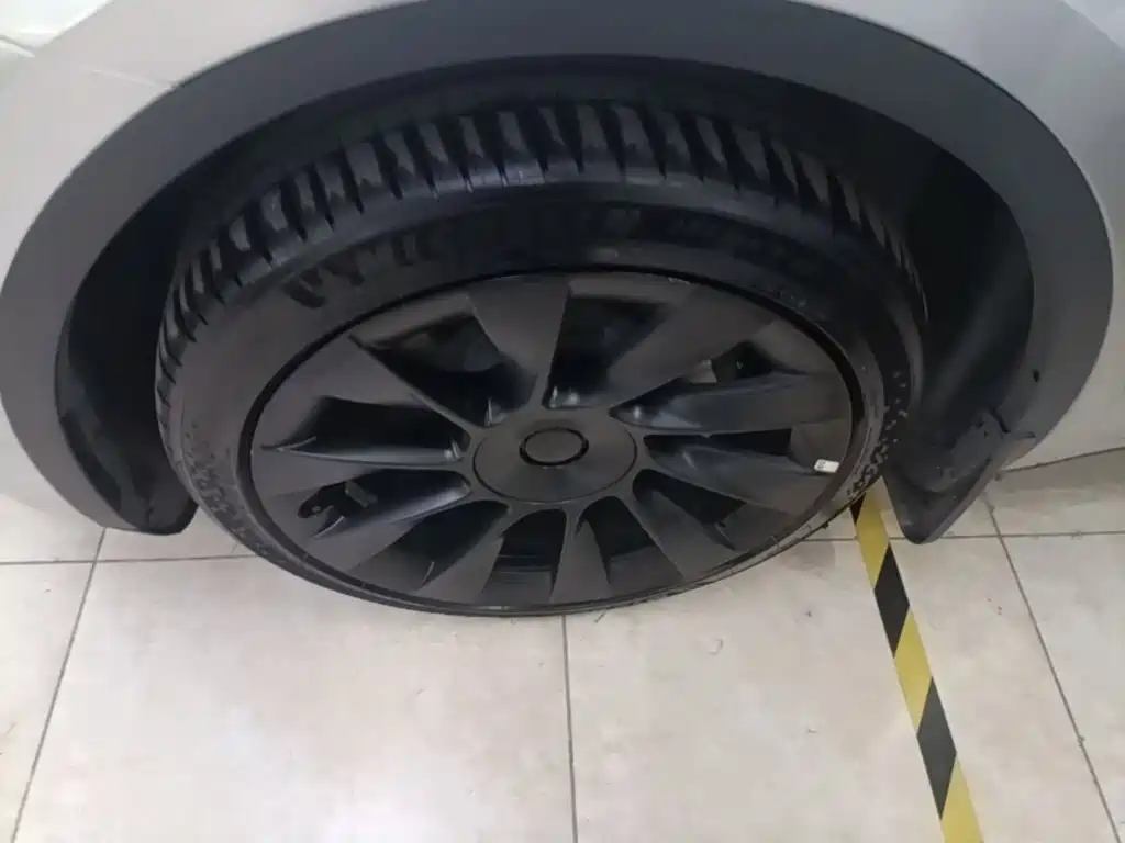 Tesla Model Y — фото 23