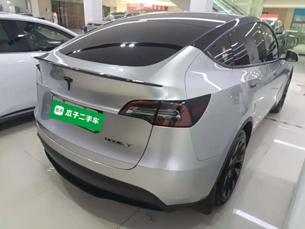 Tesla Model Y — фото 7
