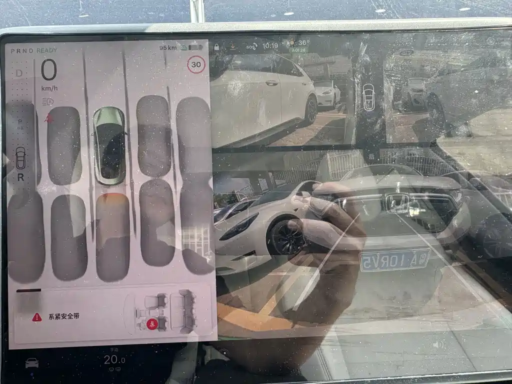 Tesla Model 3 — фото 17