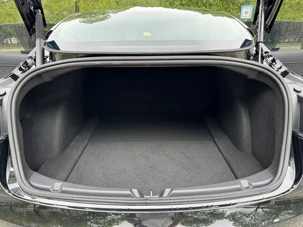 Tesla Model 3 — фото 15
