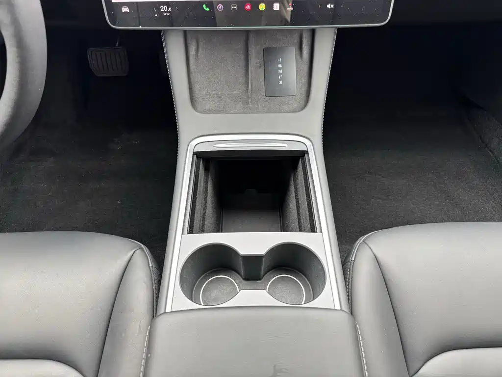 Tesla Model 3 — фото 21