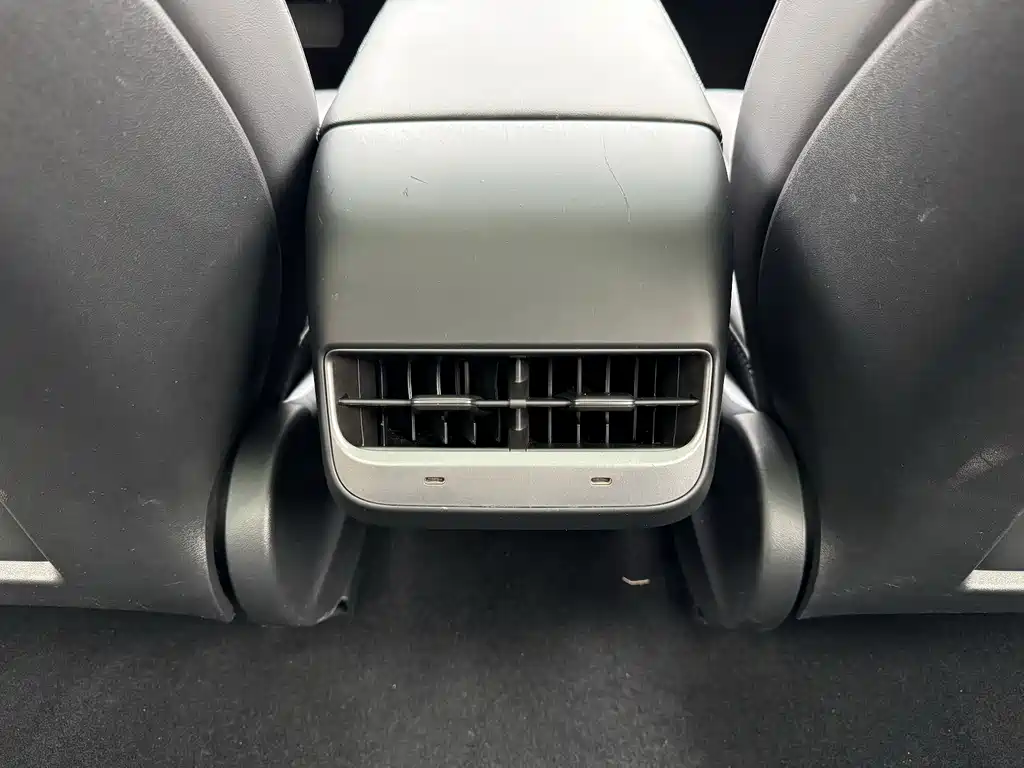 Tesla Model 3 — фото 22