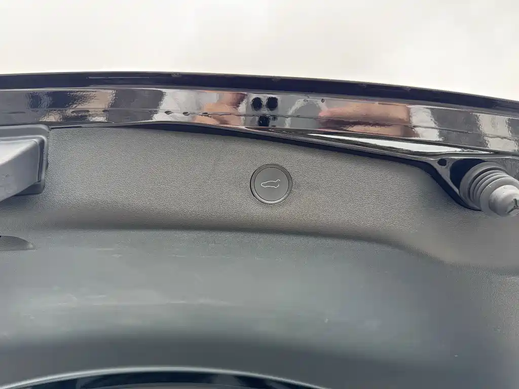 Tesla Model 3 — фото 26