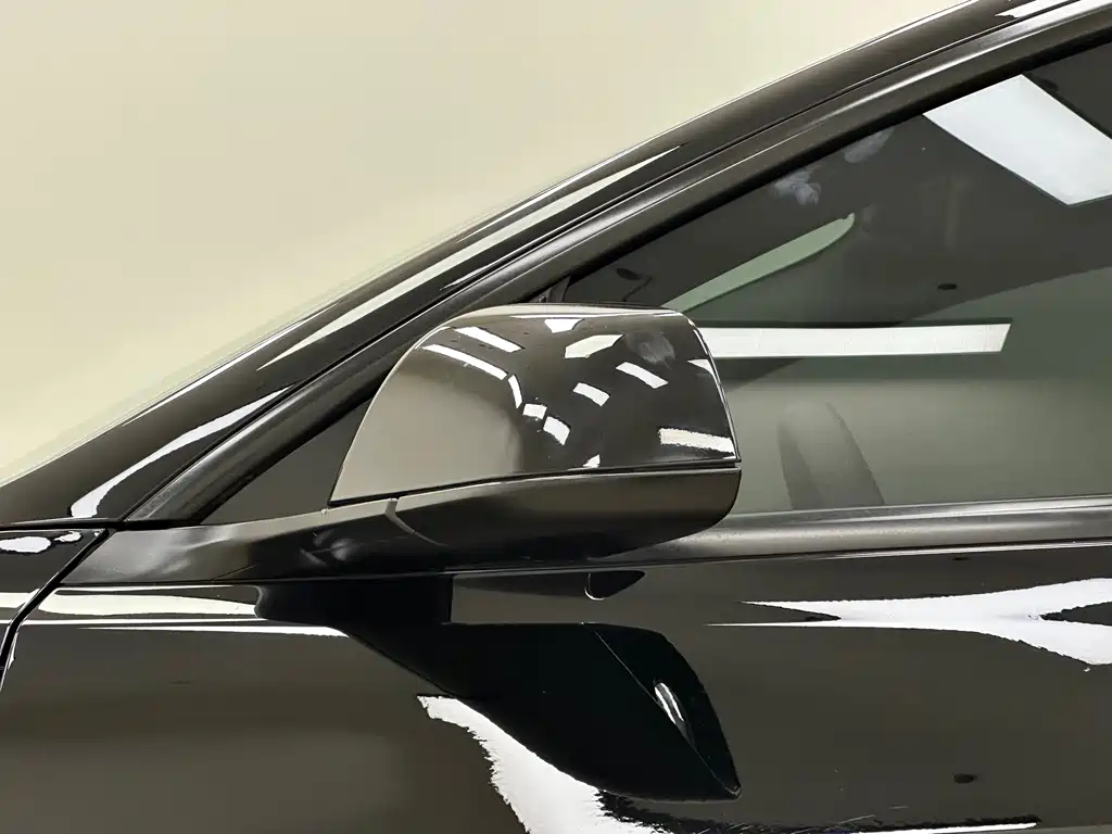 Tesla Model 3 — фото 11