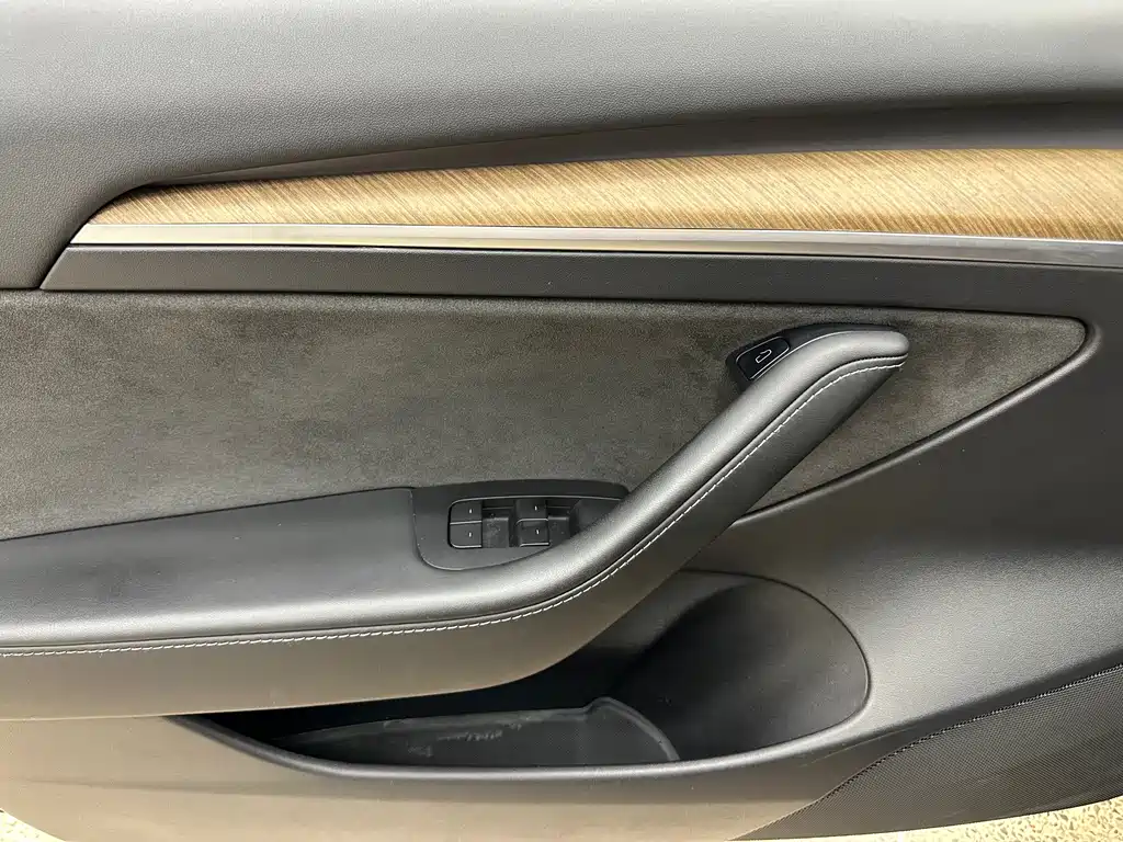 Tesla Model 3 — фото 13