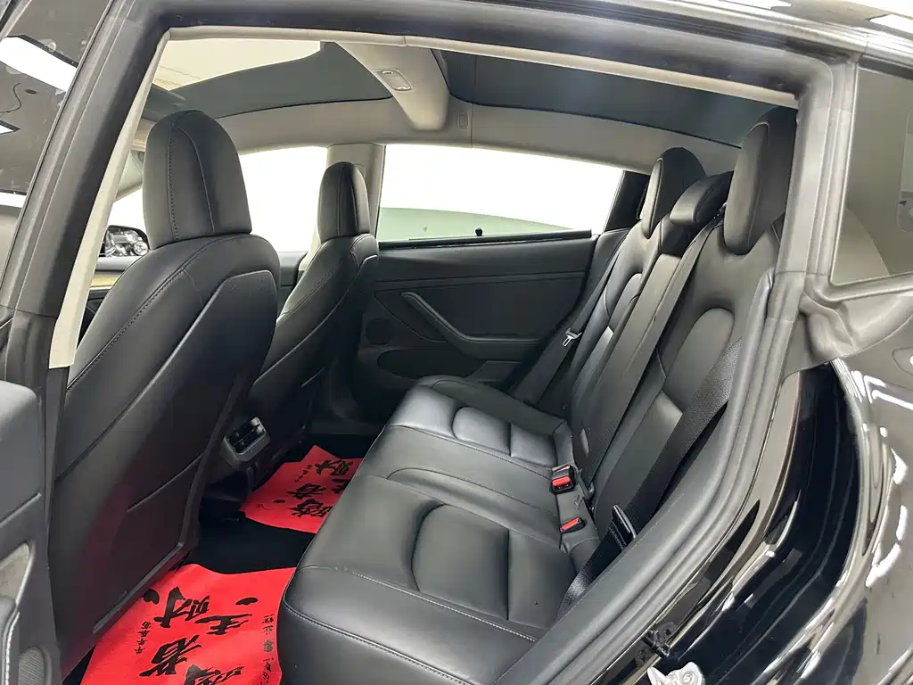 Tesla Model 3 — фото 17