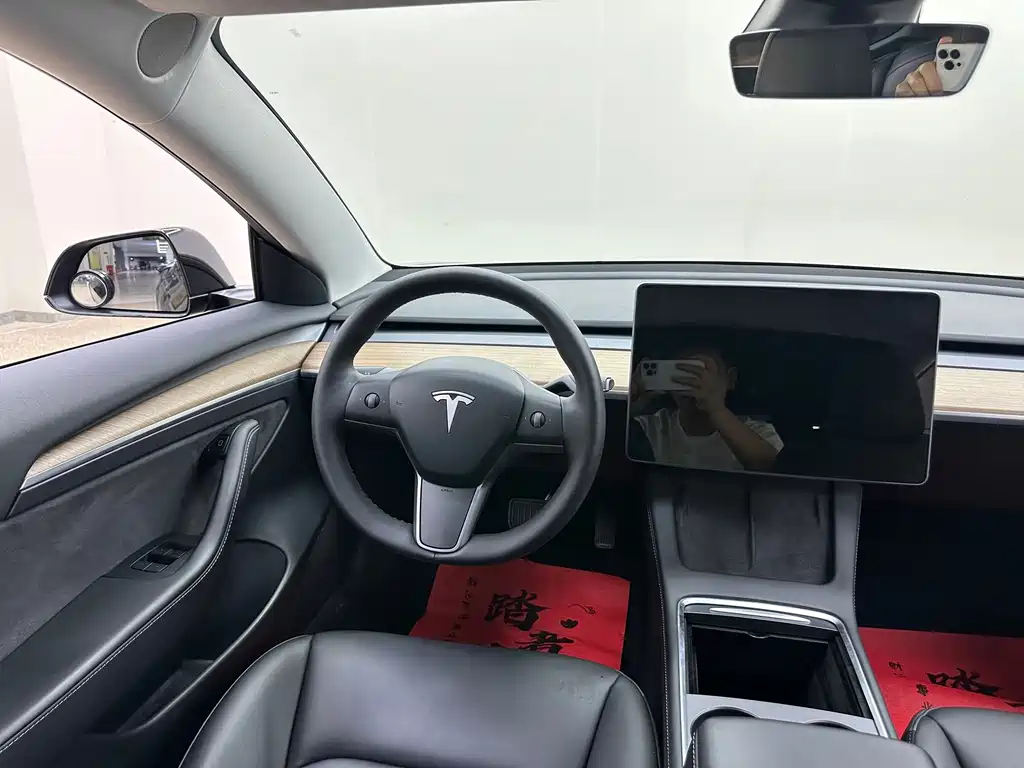 Tesla Model 3 — фото 22
