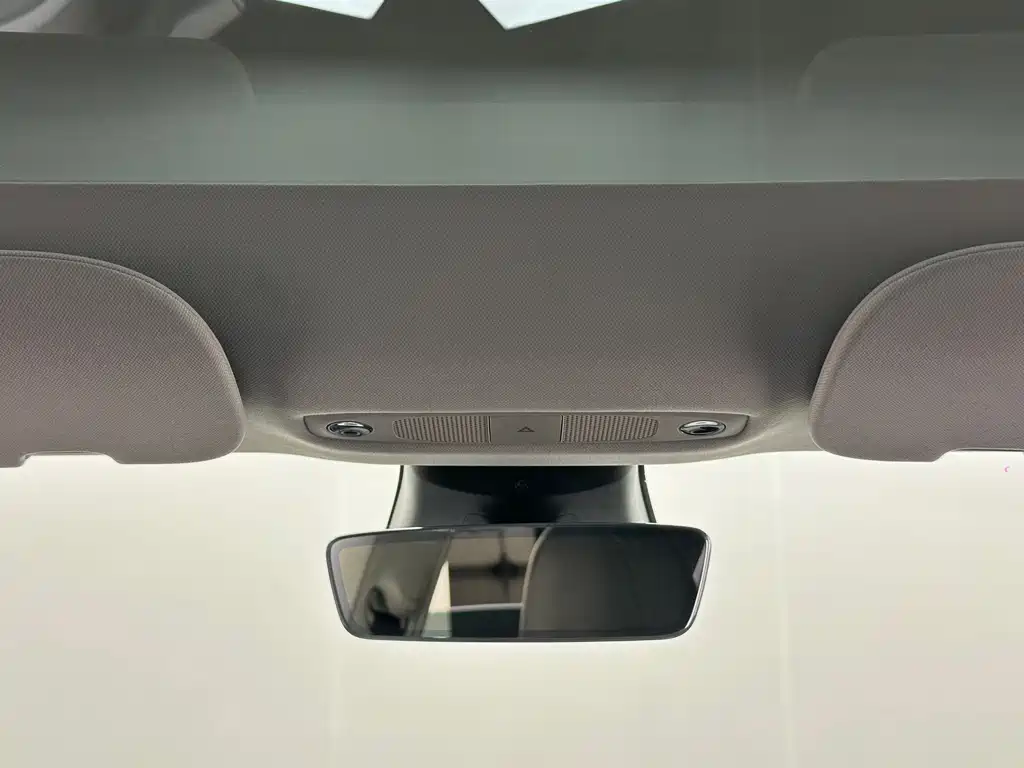 Tesla Model 3 — фото 24