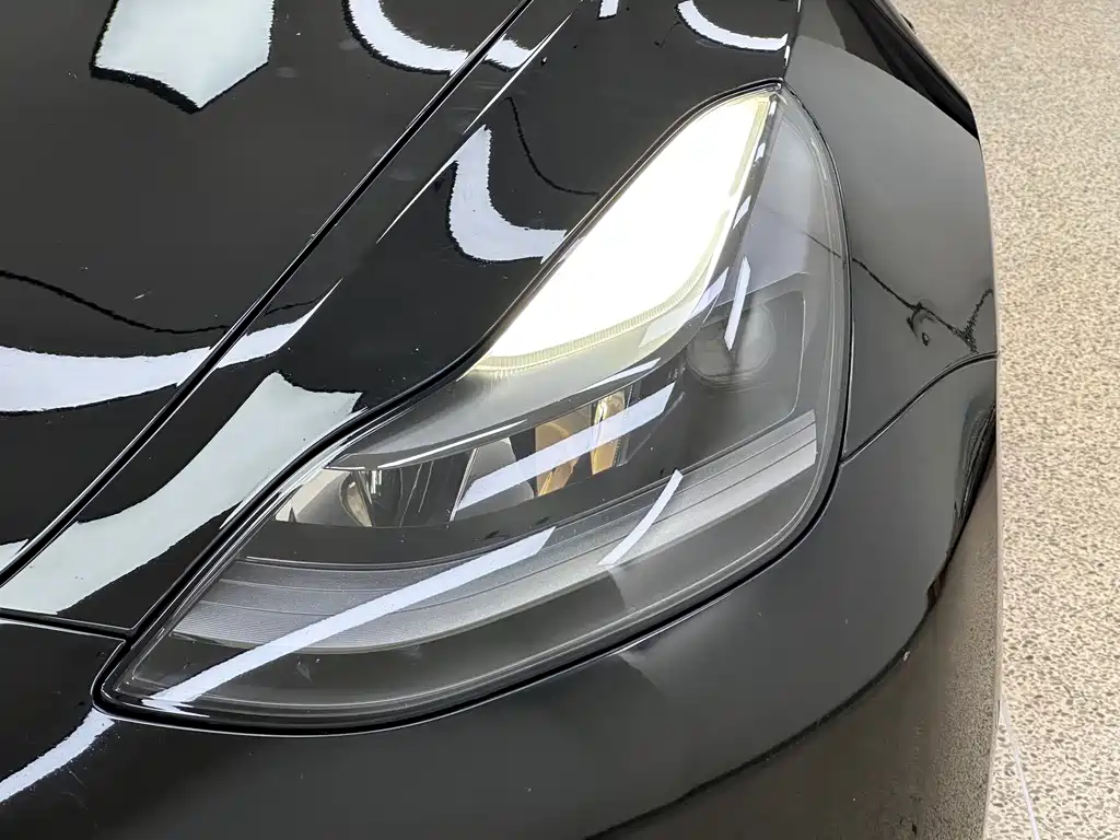 Tesla Model 3 — фото 8