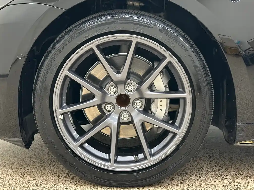 Tesla Model 3 — фото 10