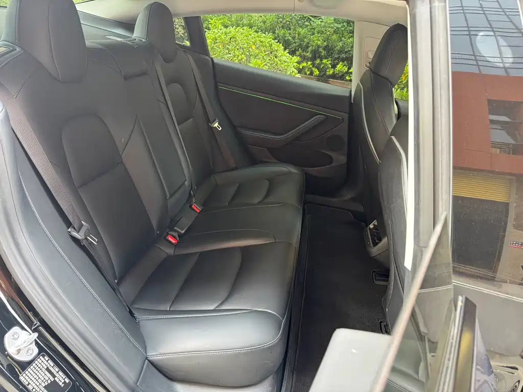 Tesla Model 3 — фото 10