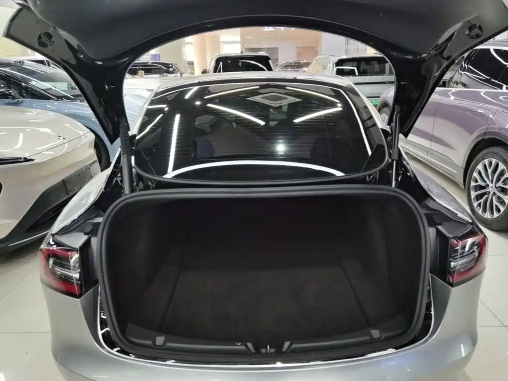 Tesla Model 3 — фото 19