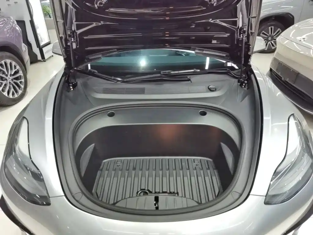 Tesla Model 3 — фото 20