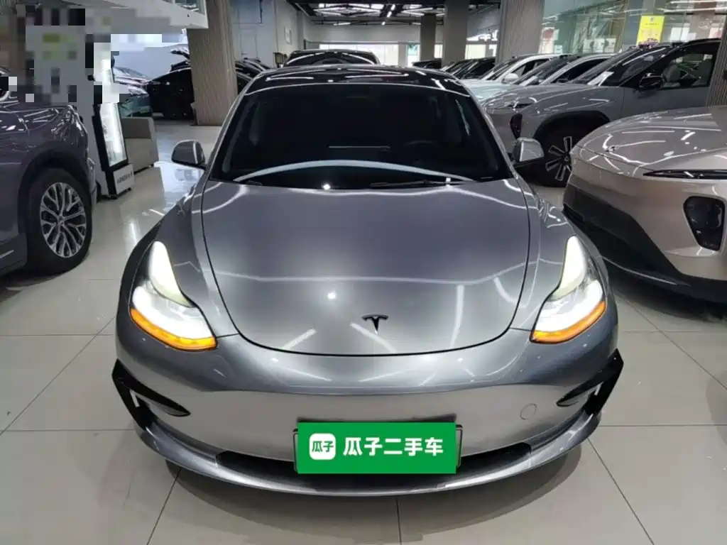Tesla Model 3 — фото 3