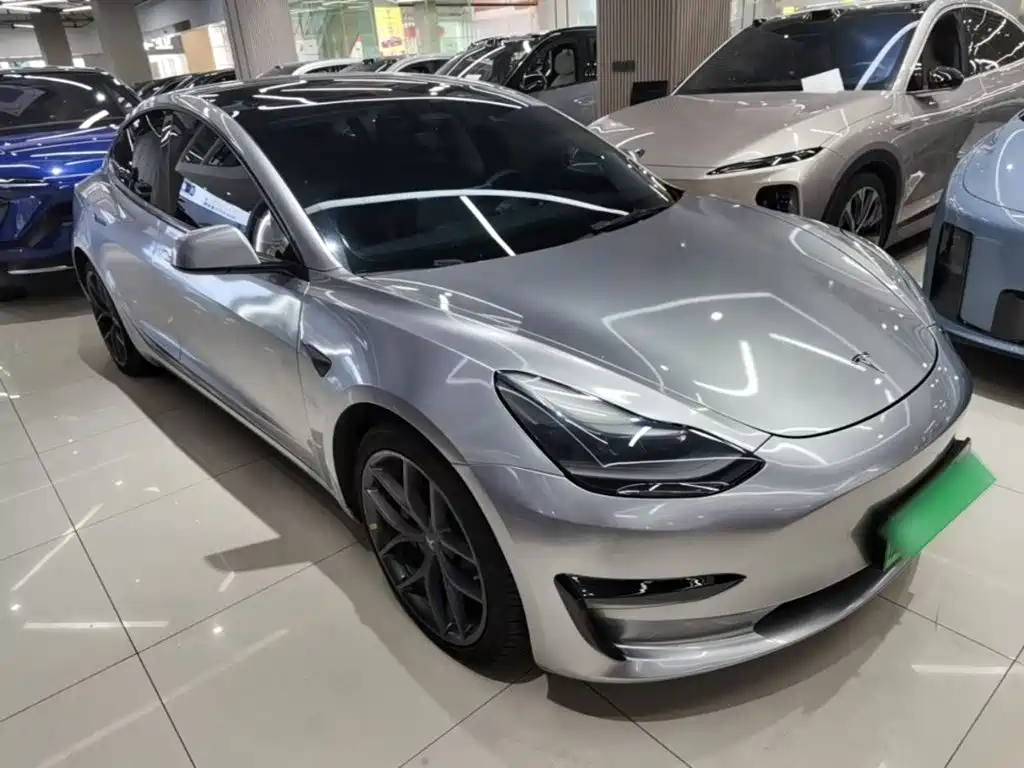 Tesla Model 3 — фото 4