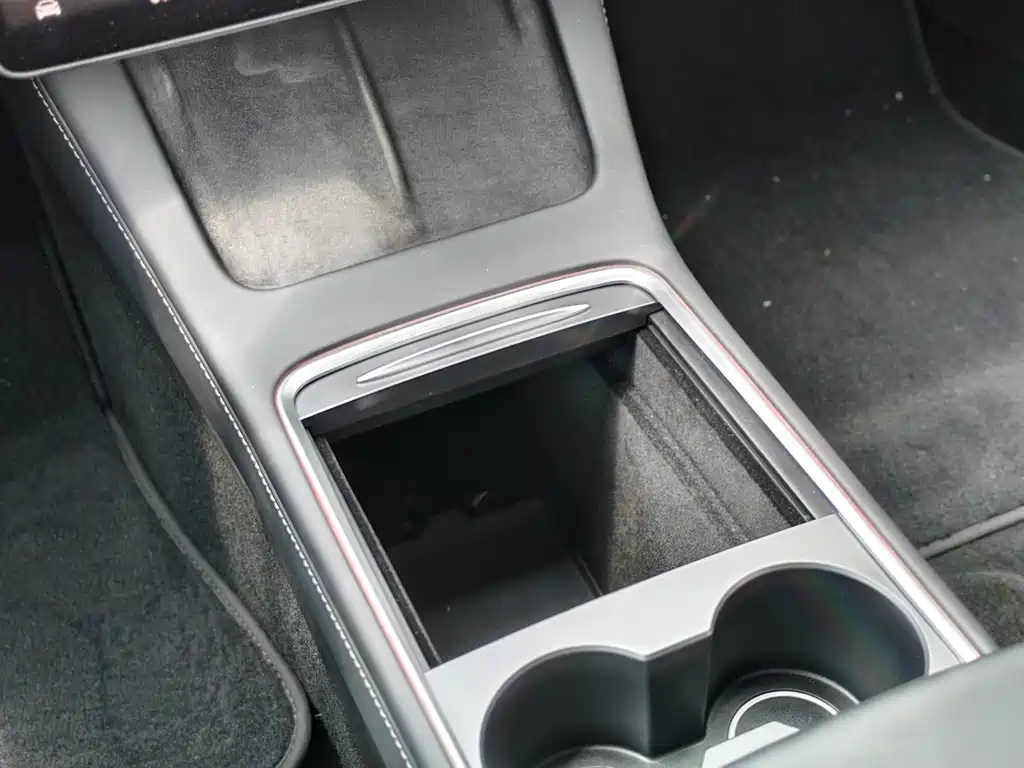 Tesla Model 3 — фото 13