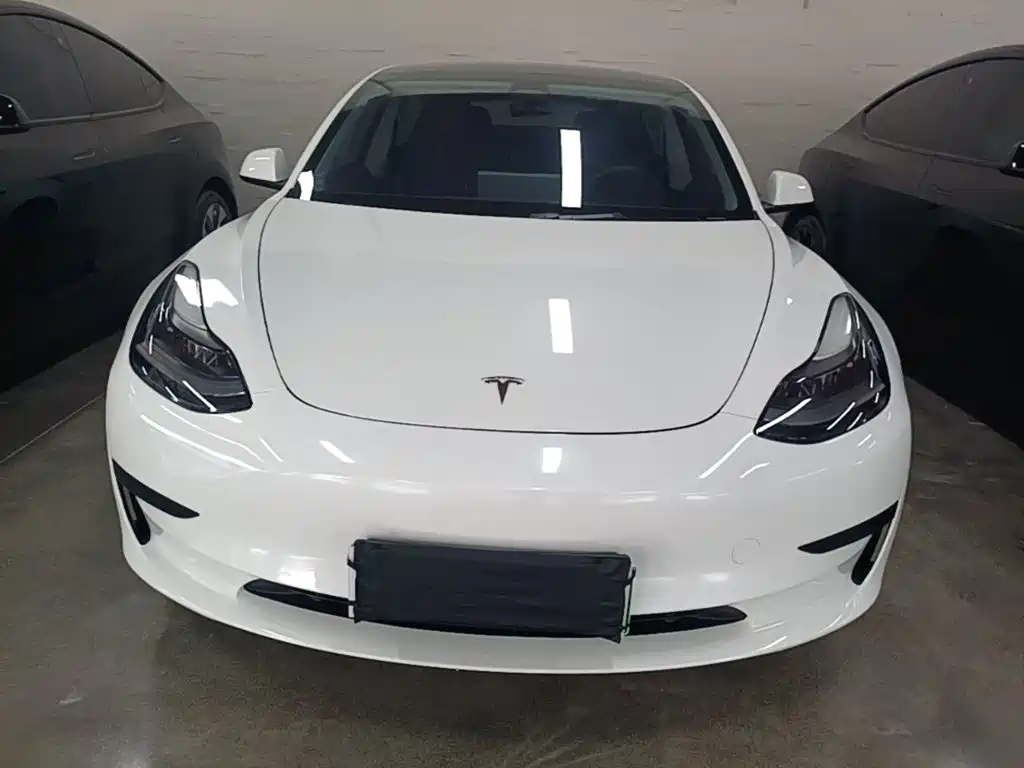 Tesla Model 3 — фото 3