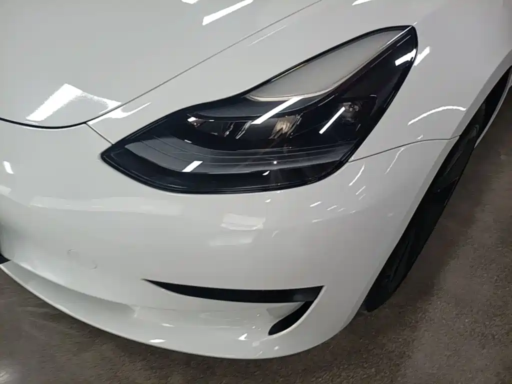 Tesla Model 3 — фото 24
