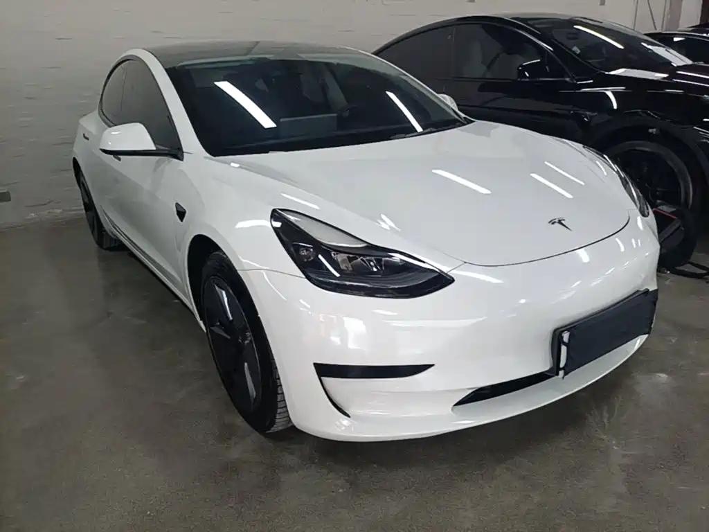 Tesla Model 3 — фото 4