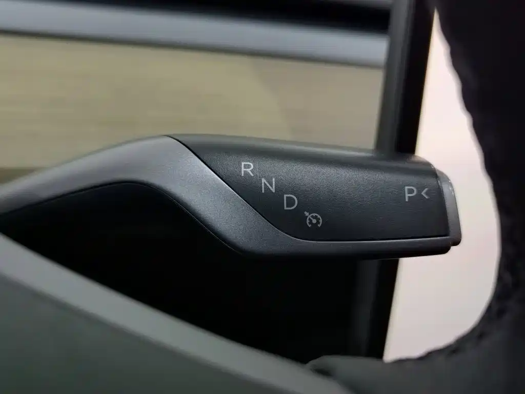 Tesla Model Y — фото 13