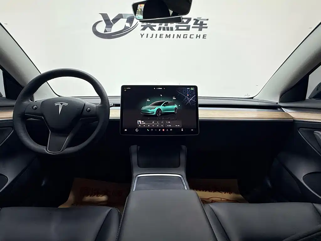 Tesla Model 3 — фото 10