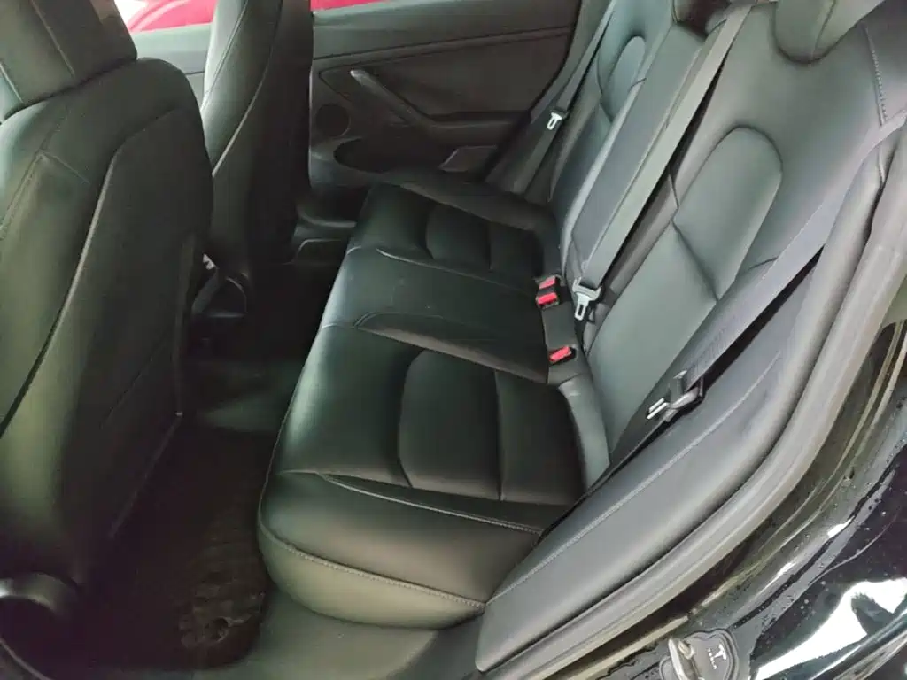 Tesla Model 3 — фото 17