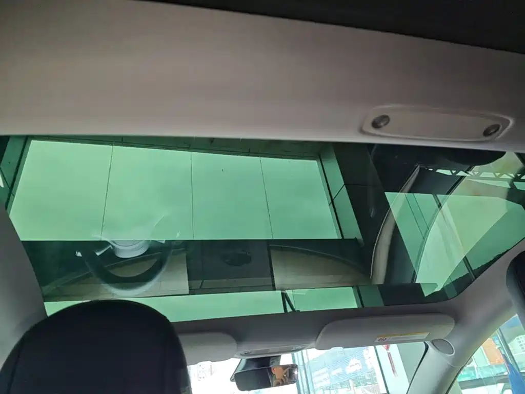 Tesla Model 3 — фото 18