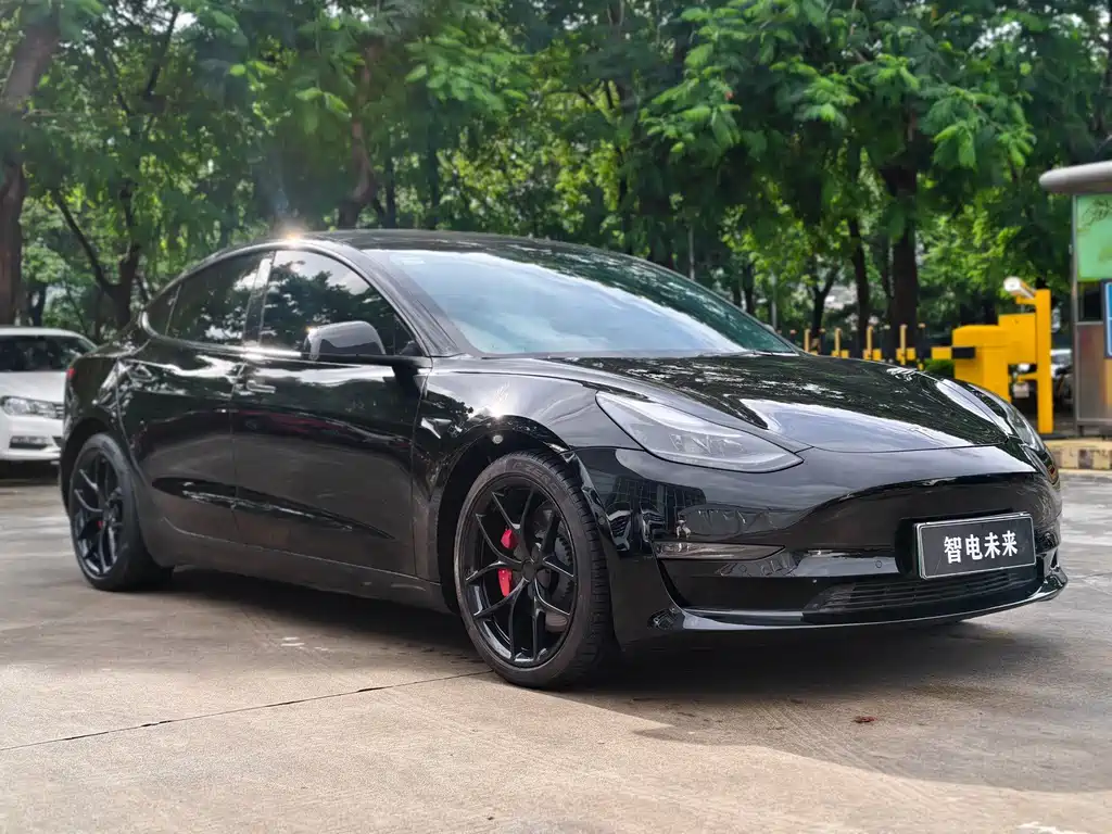 Tesla Model 3 — фото 3