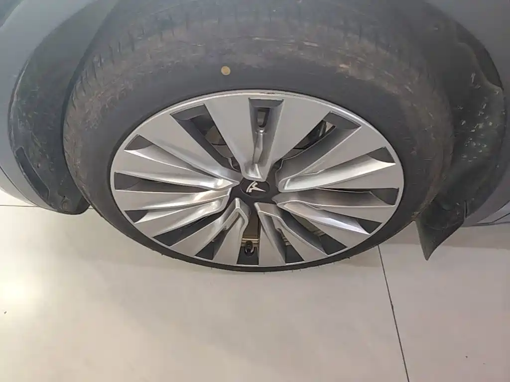 Tesla Model Y — фото 23