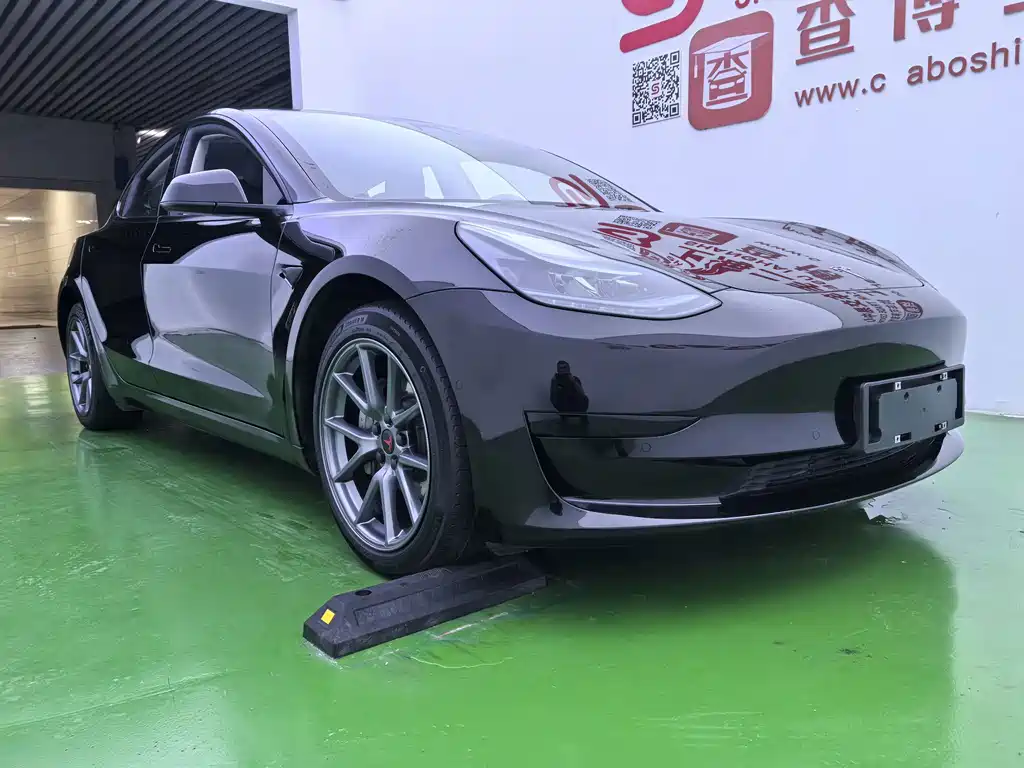 Tesla Model 3 — фото 3