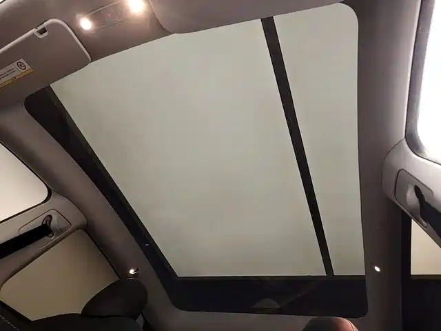 Tesla Model Y — фото 14