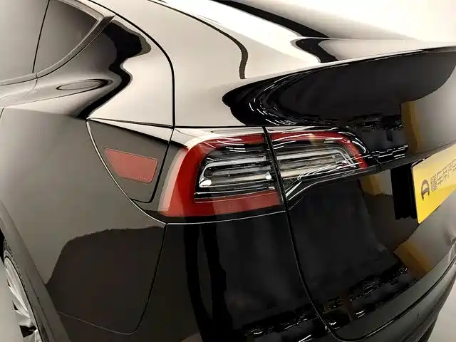Tesla Model Y — фото 19