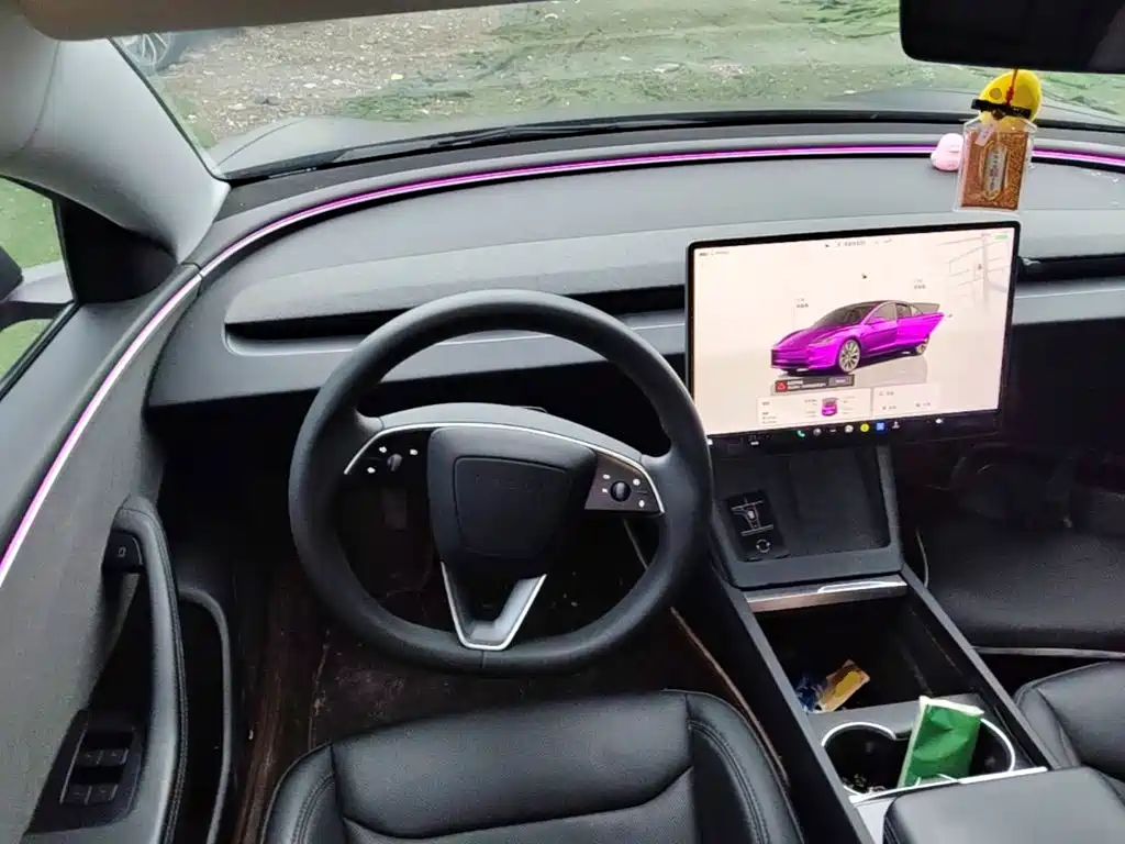 Tesla Model 3 — фото 11