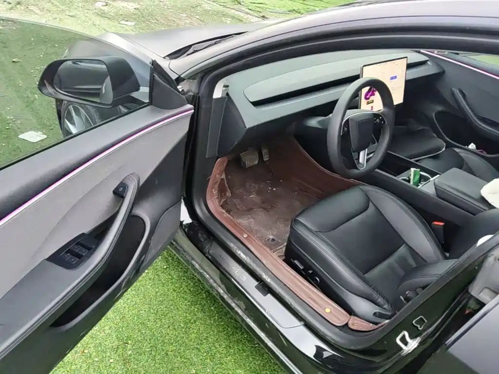 Tesla Model 3 — фото 16