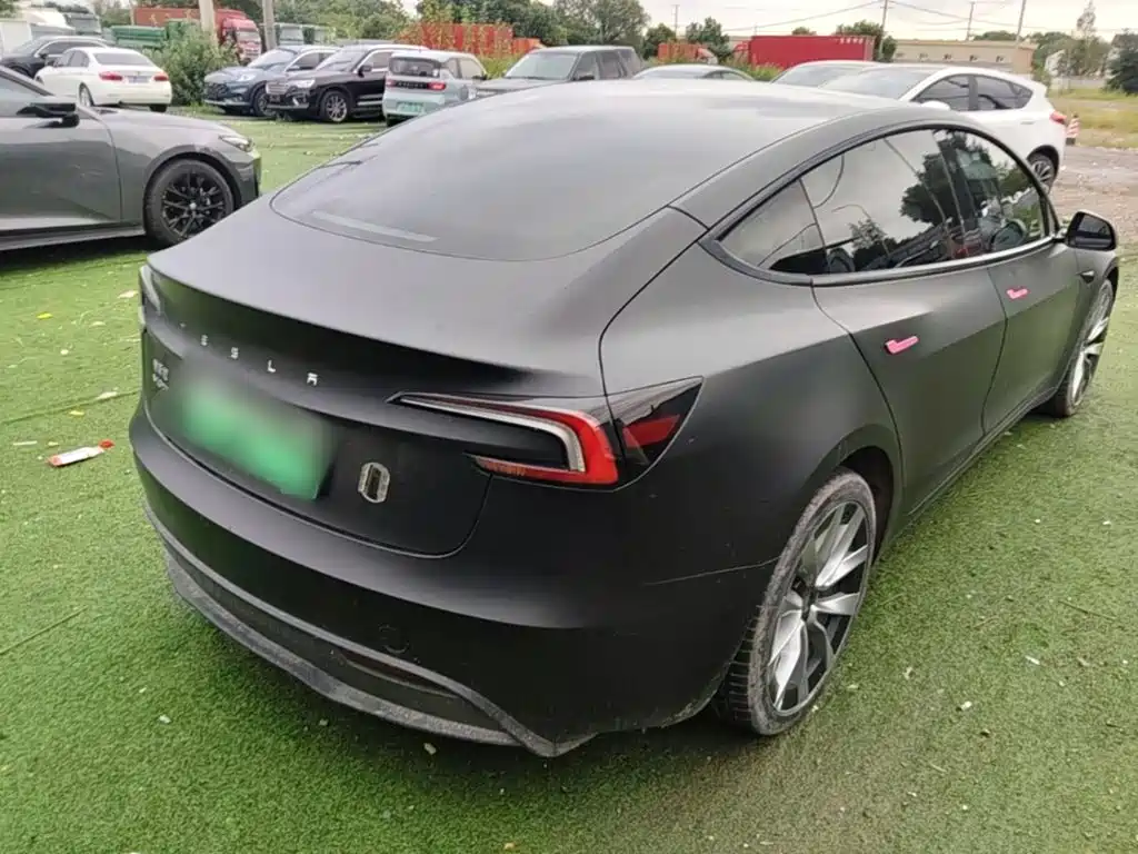 Tesla Model 3 — фото 7